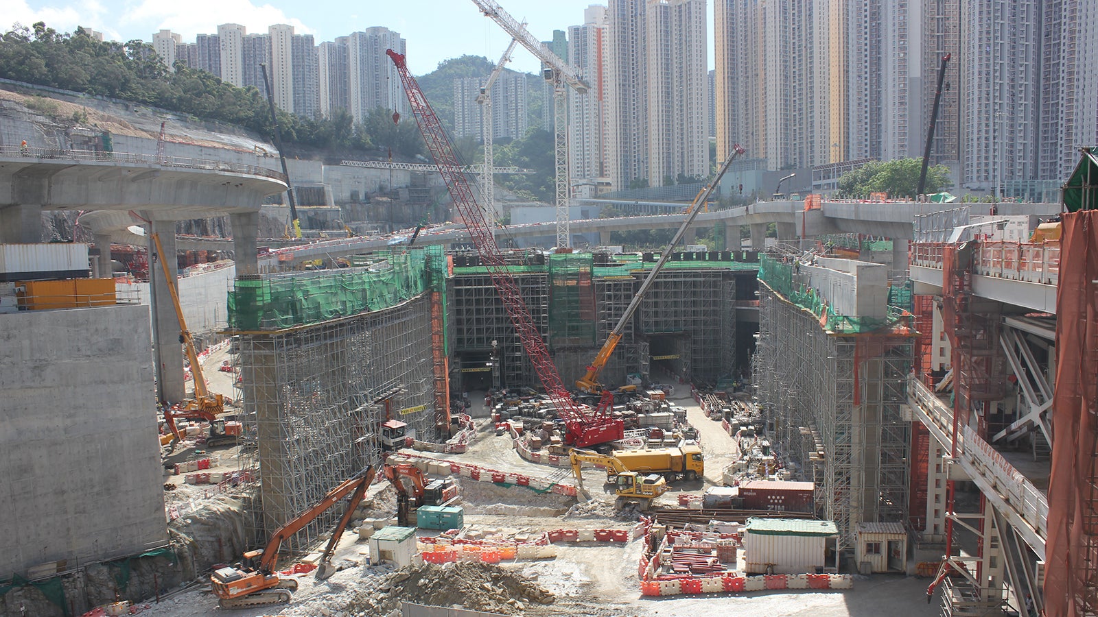 Hongkong - Tsueng Kwan O - Larn Tin Tunnel Landscape Deck