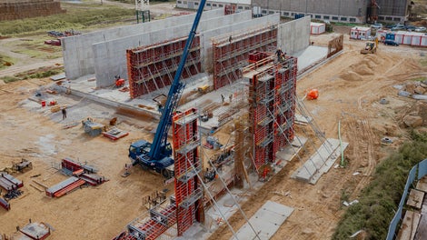 Budowa bunkrów do przygotowania fazy i podłoża przeznaczonego do uprawy pieczarek w Borucinie (gm. Okonek).
