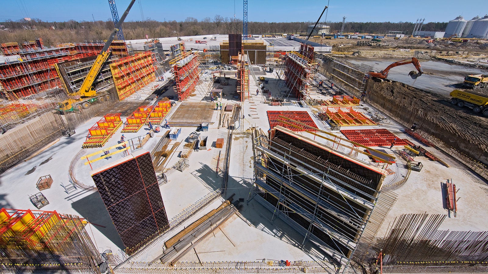 Oczyszczalnia ścieków Czajka - koncepcja ścian żelbetowych o wysokości od 8 m do 11 m