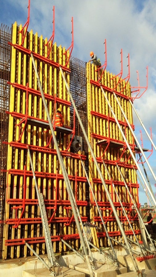 Efficient and cost-effective concept with VARIO GT24 wall formwork for the casting height up to 8m per time 