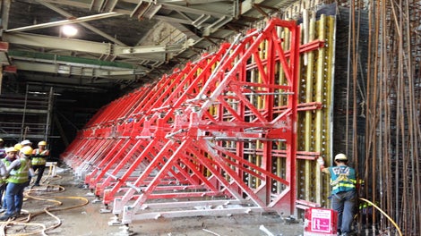 SB brace frame and VARIO GT 24 wall formwork for casting of walls
