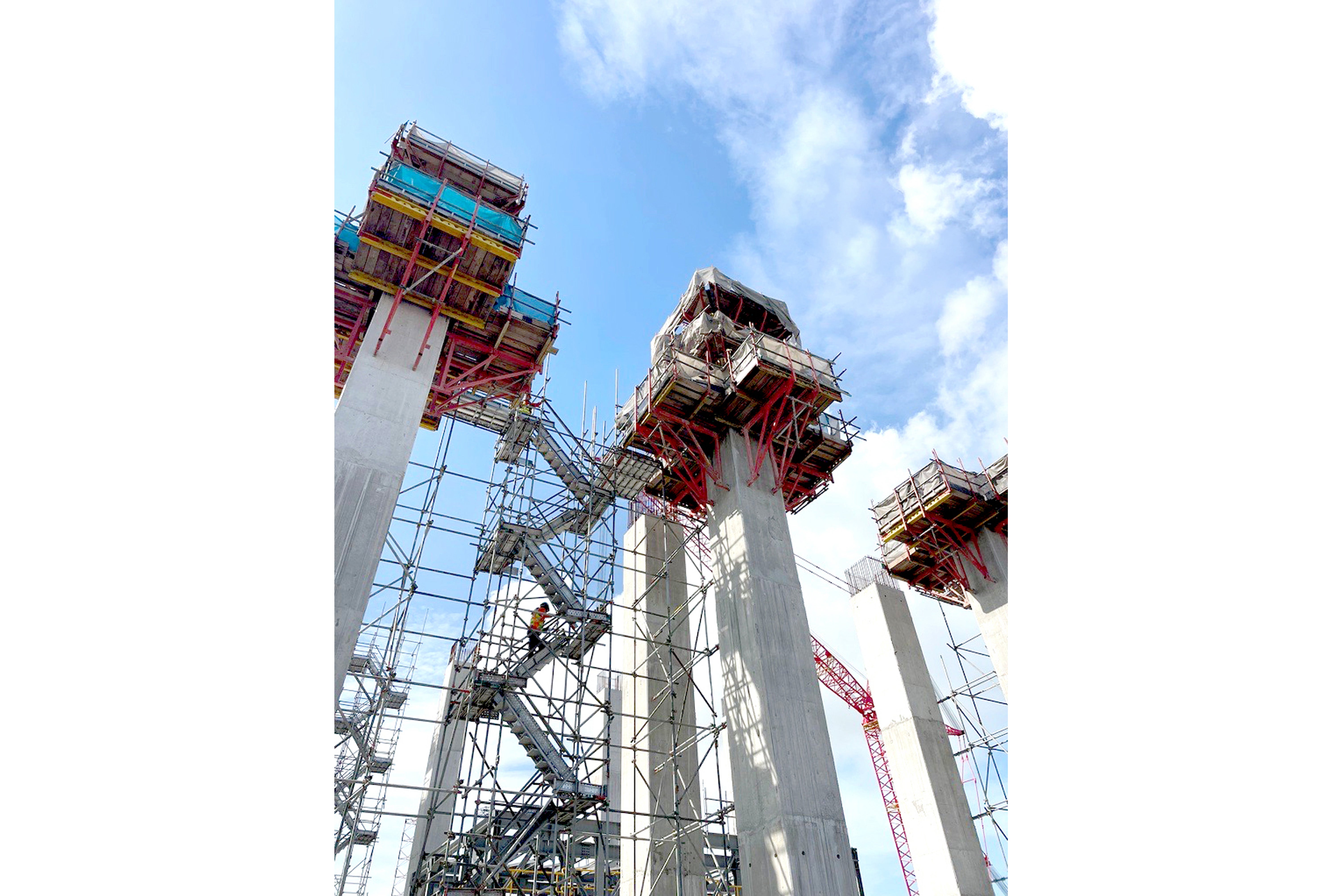 50 meter-high columns required for Singapore’s Integrated Waste Management Facility project