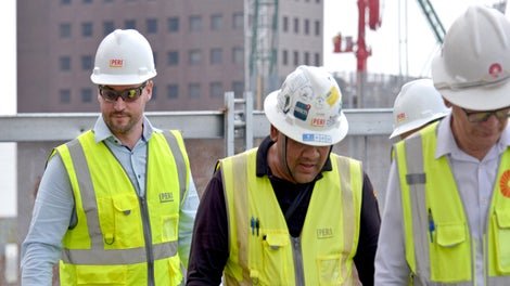 Head of PERI HQ Climbing Task Force, Andreas Hauber, visited PERI Singapore to conduct an in-house training on climbing and self-climbing systems. We also visited the 15 Hoe Chiang site (GA Construction), which uses our ACS-P Self-climbing System.