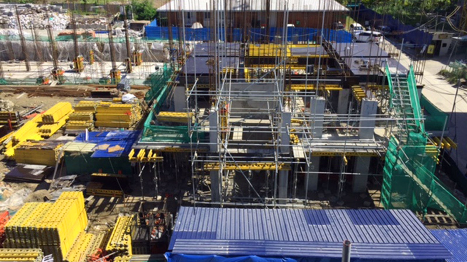 Amaia Esperanza Fidela Sucat, a modern and contemporary inspired mid-rise residential project with support of retail shop set againts the tranquil surroundings of Parañaque City. Breath life into spaciously designed units ranging from Studio, Deluxe and Premier. 9 towers, composed of 8 floors with 1,632 total number of units. 