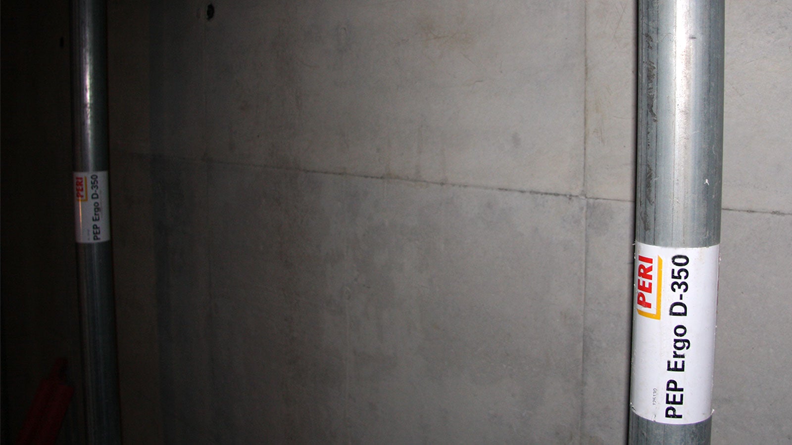 Valmista seinäpintaa DUO-järjestelmällä.