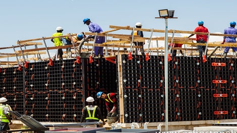 The DUO system erected for the construction of walls