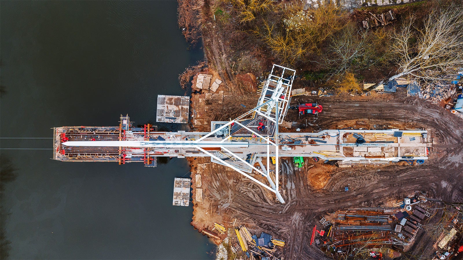 Budowa Kładki pieszo-rowerowa przez Wartę w miejscowości Owińska pod Poznaniem.