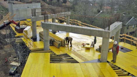 Bro Varbergparken - Etablering af arbejdsdæk. 