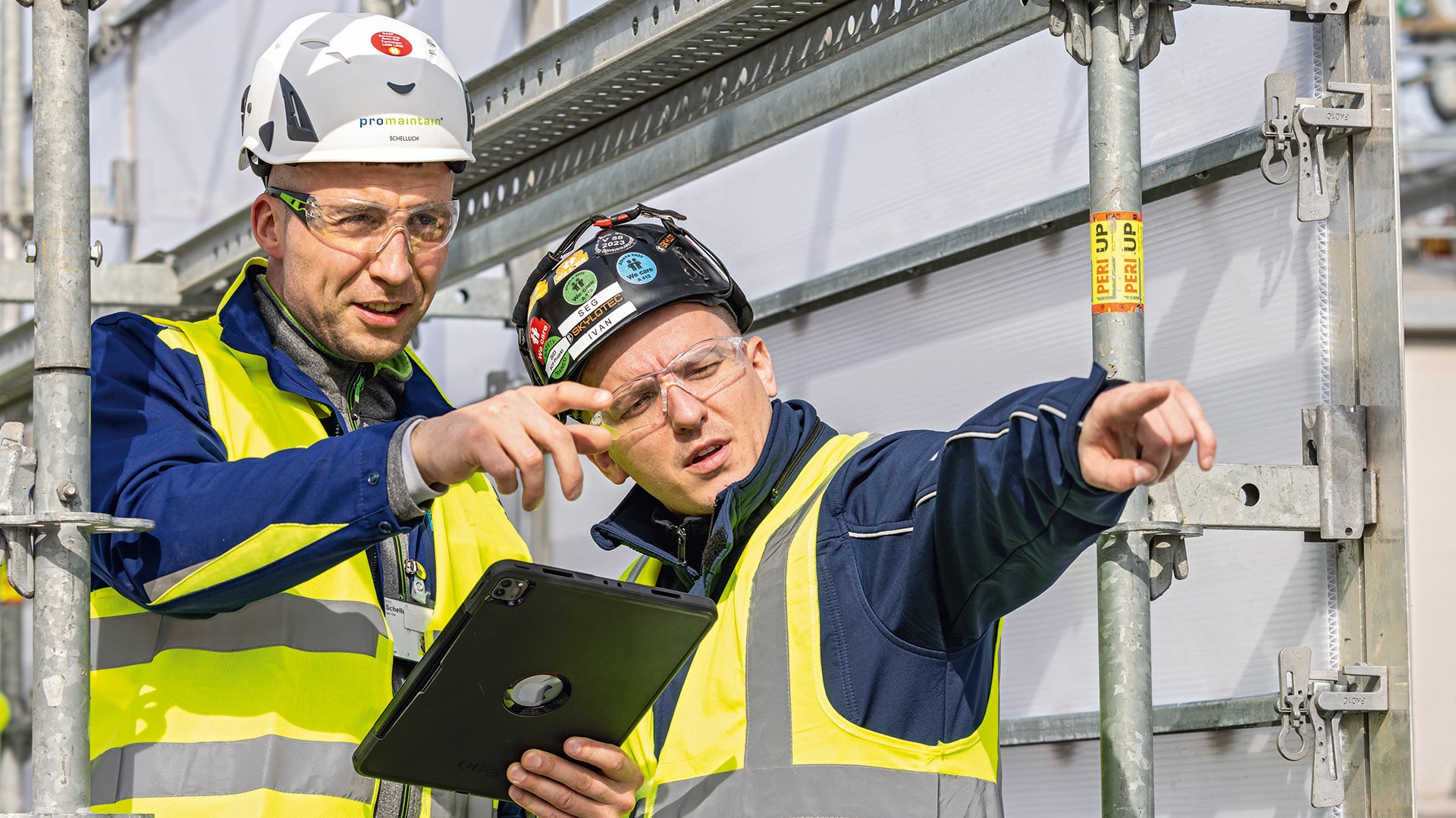 Die PERI UP basierte und digital gestützte Gerüstplanung und -koordination der promaintain Ingenieure führte das SEG Gerüstbauteam zuverlässig aus.