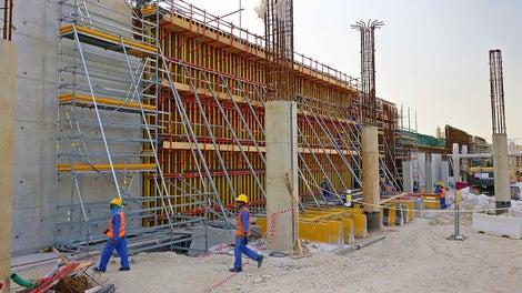 PERI VARIO VT was used on the retaining walls achieving a smooth finish 