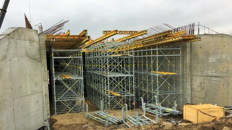 Кофриране плоча, Съоръжение от АМ „Струма“ Лот 3.1 