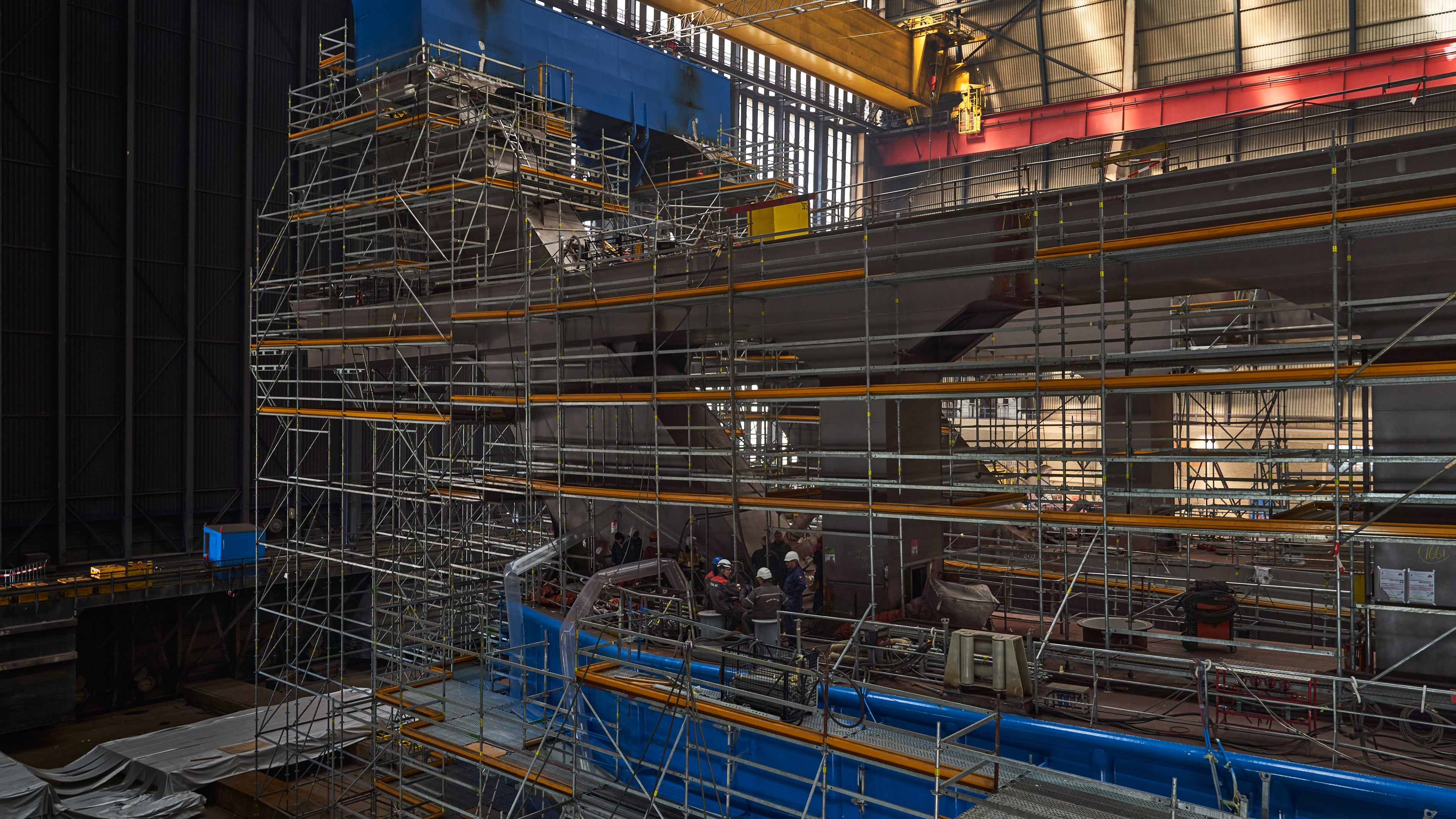 Het PERI UP Flex steigersysteem in combinatie met PERI Integrated Scaffolding Program (ISP) bieden maximale flexibiliteit en beheersbaarheid in alle steigeroplossingen op de scheepswerf van Royal IHC. 