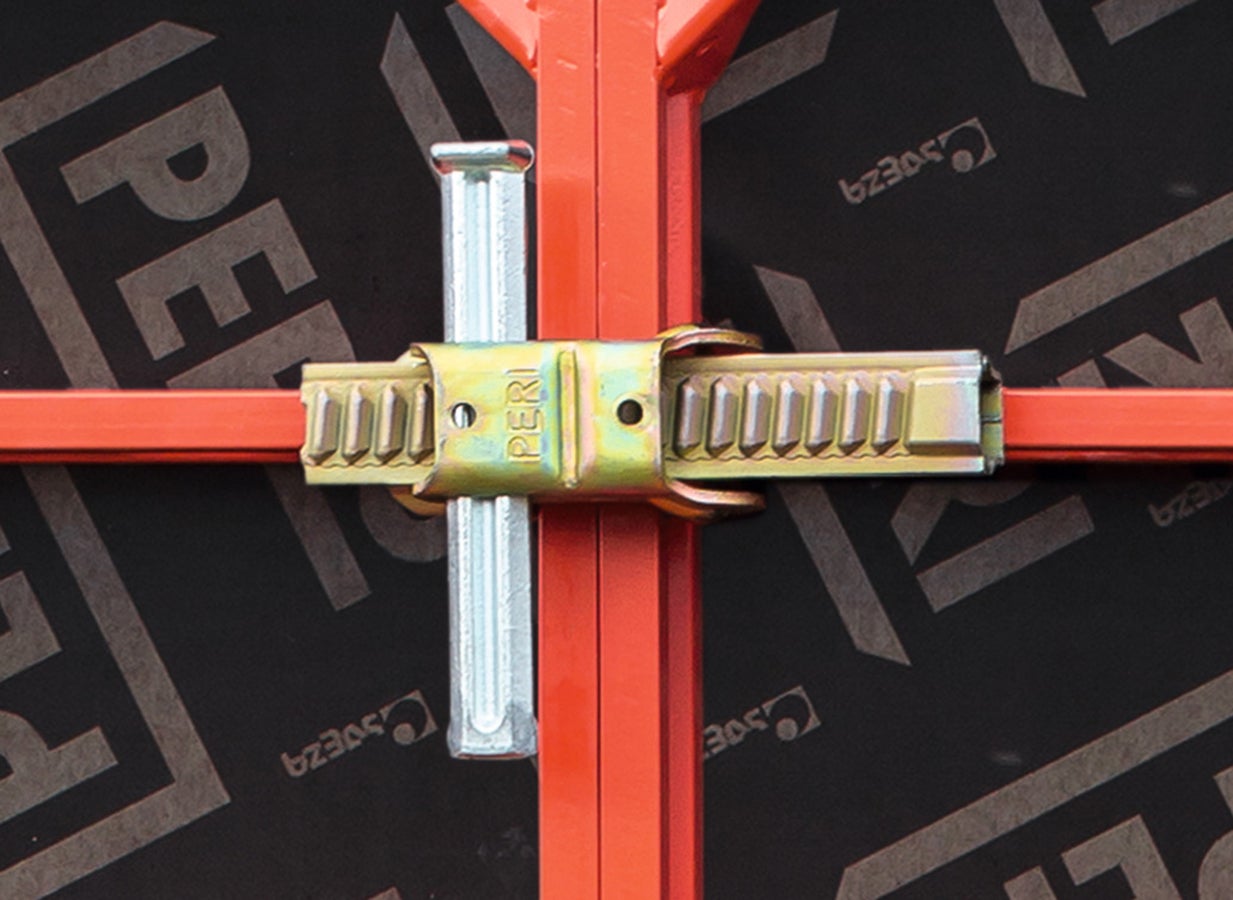 Kompaktné stenové debnenie s rôznorodým použitím pre pozemné a inžinierske stavby.