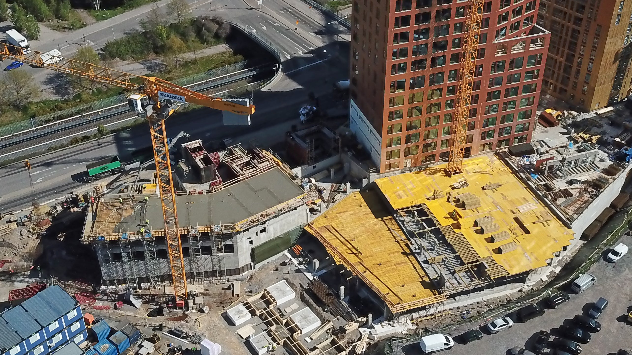 Atlas (vas.) ja Delfiiniparkki valmistuvat aivan Vuosaaren keskustaan.