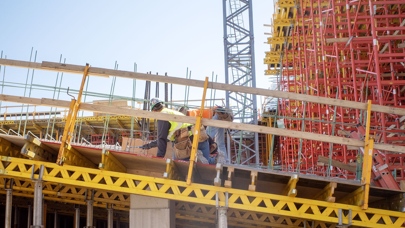 MULTIFLEX versatility demonstrated on the garage incline.