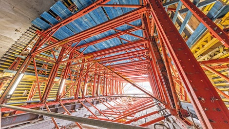 The PERI Tunnel Formwork Carriage had its basis in the VARIOKIT Engineering Construction Kit with rentable system components. In this way, a customised project solution could be developed in the shortest possible time.<br/>(Photo: PERI SE)<br/>