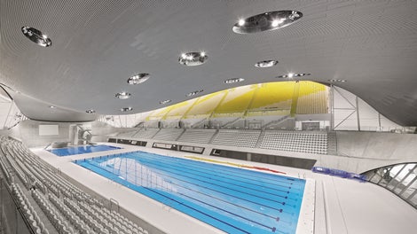 プールサイド観客席から<br/><br/>