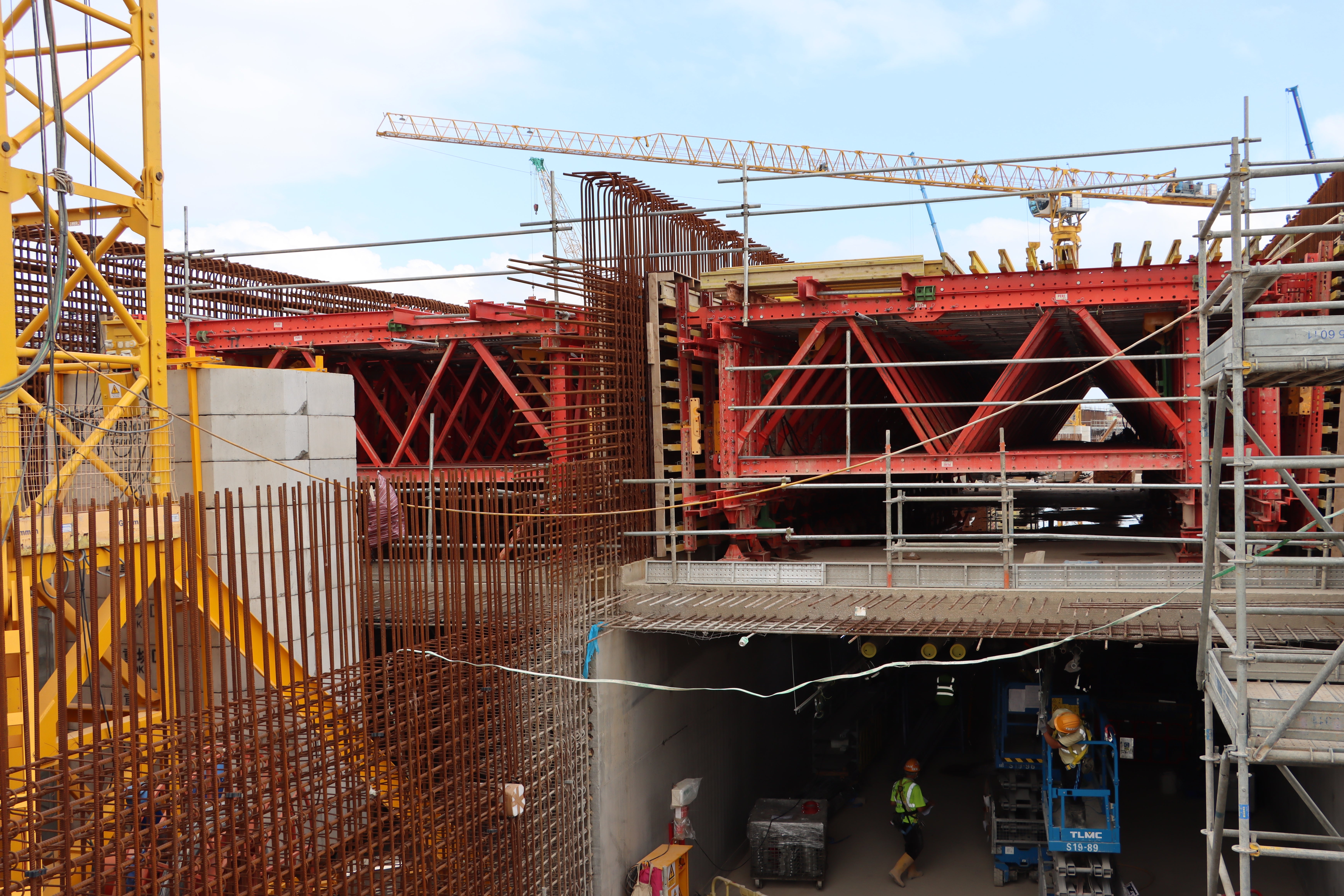 PERI has provided customised tunnel formwork solution for the eight-cell tunnel structures