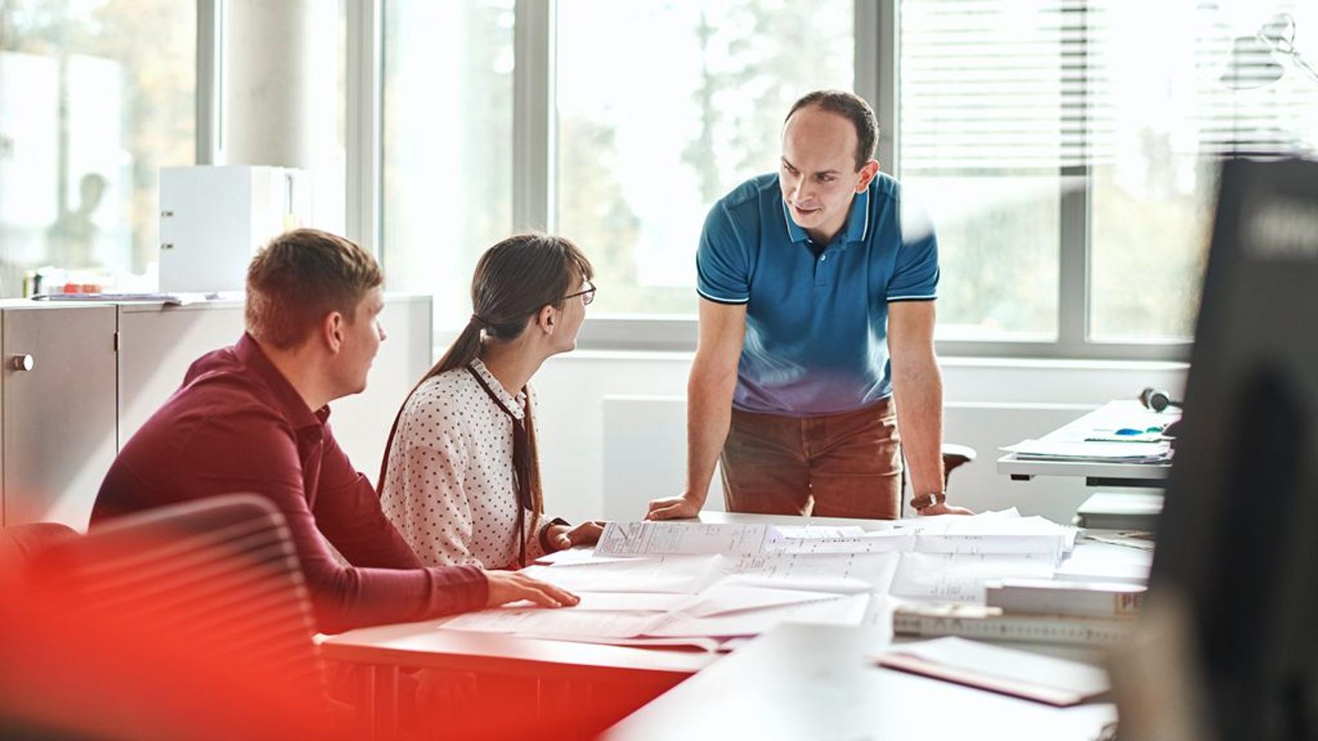 Wir übernehmen auf Wunsch die Planung der VARIOKIT Anwendung und entlasten so Ihre Planer durch die Bereitstellung von Einsatz- und Taktplanung, prüffähigen statischen Berechnungen, Betriebsanleitungen und Risikoanalysen.