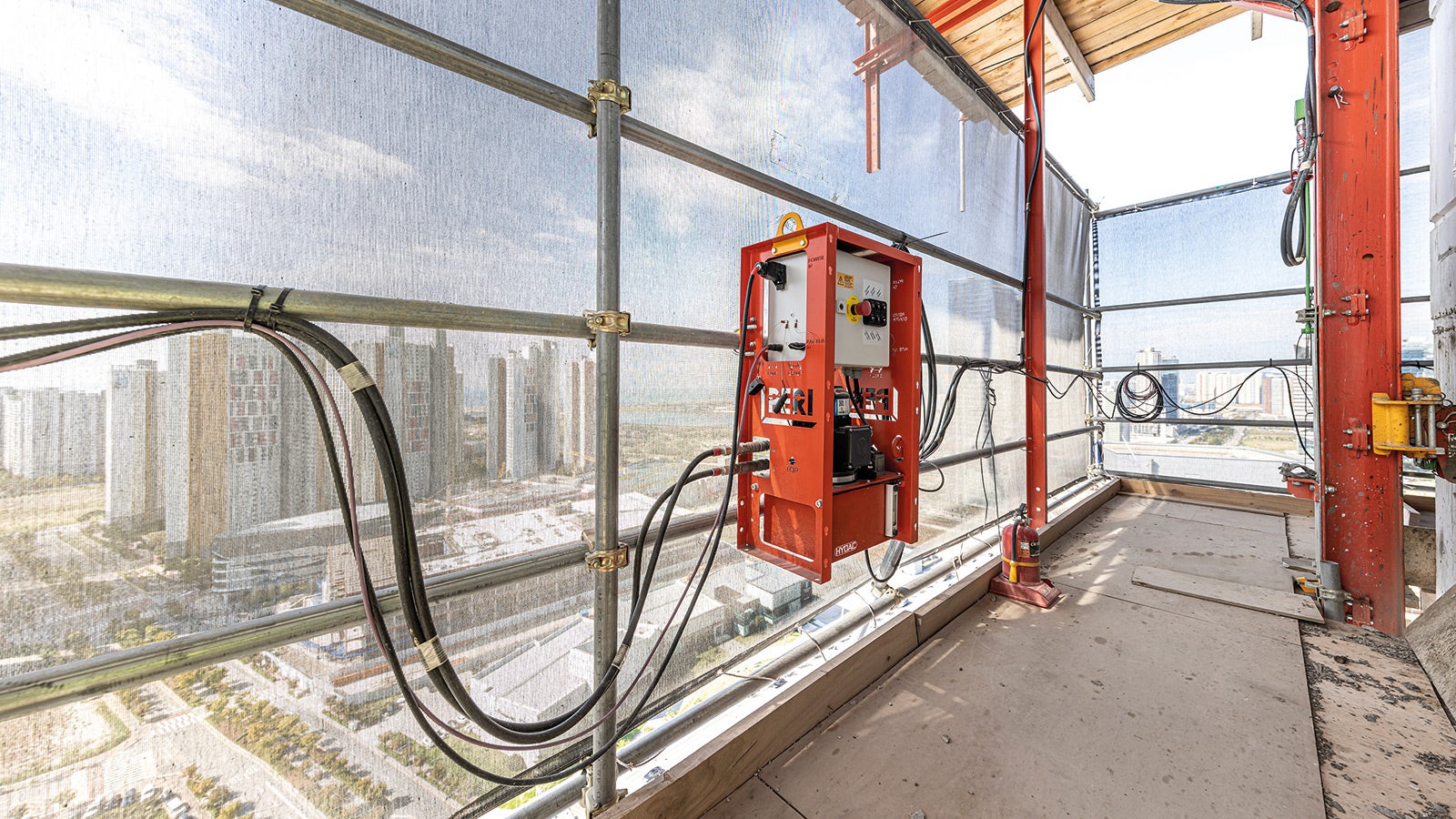 With the help of the RCS MAX Hydraulic Unit, malfunctions were quickly and easily detected via light signals on the hydraulic unit as well as the indication on the display.