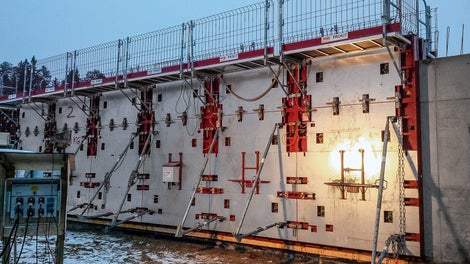 Combined with a heating element, MAXIMO now also offers the right solution for concreting at low temperatures.