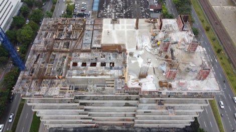 Sistemas de encofrado LIWA y HANDSET ALPHA para muros, pantallas y columnas.