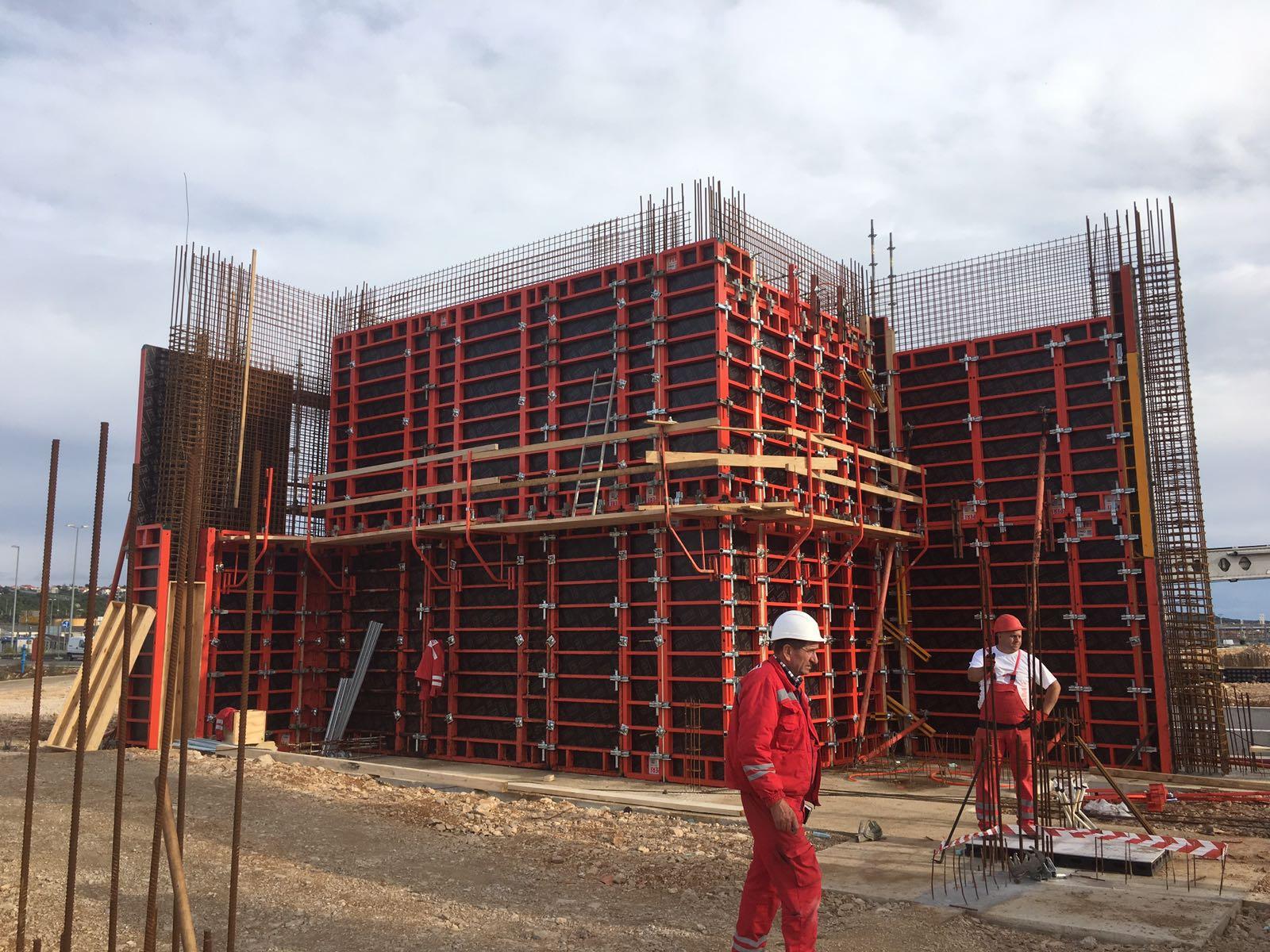 Izvedba AB zidova jezgri TRIO okvirnom oplatom