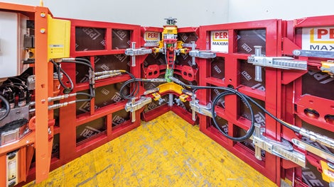 PERI will present further additions to the tried-and-tested MAXIMO Panel Formwork at the bauma. The MAXIMO Shaft Corner is being supplemented by a new striking module that saves energy and enables efficient striking of the shaft corners.