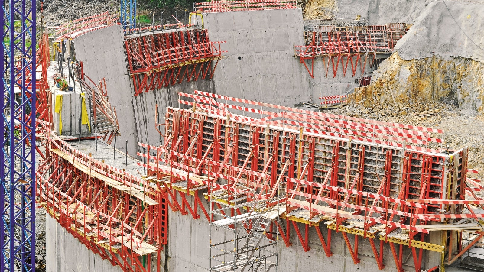 Visualização do número de blocos de cofragem e sistema trepante enviados para execução dos paramentos