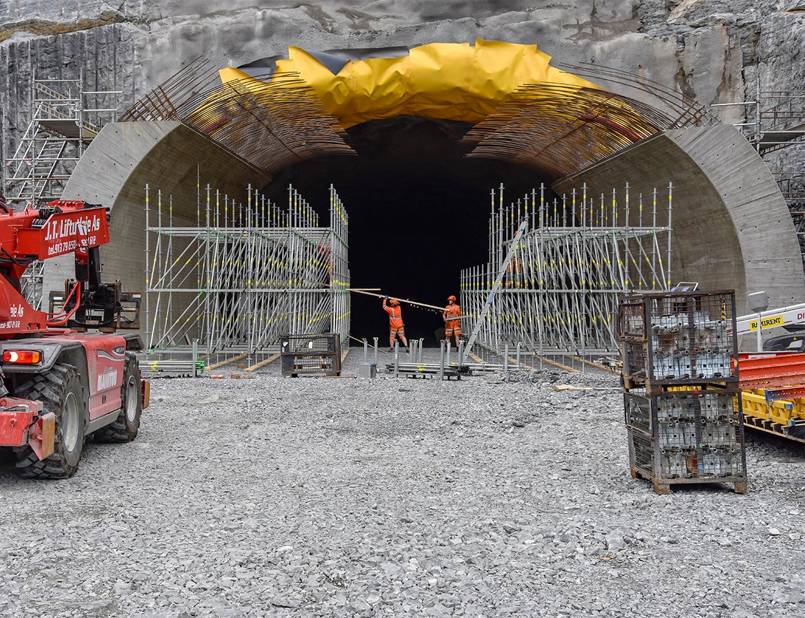 PERI UP Stillas/Reis - brukt i kombinasjon som armeringsstillas, adkomst og reis