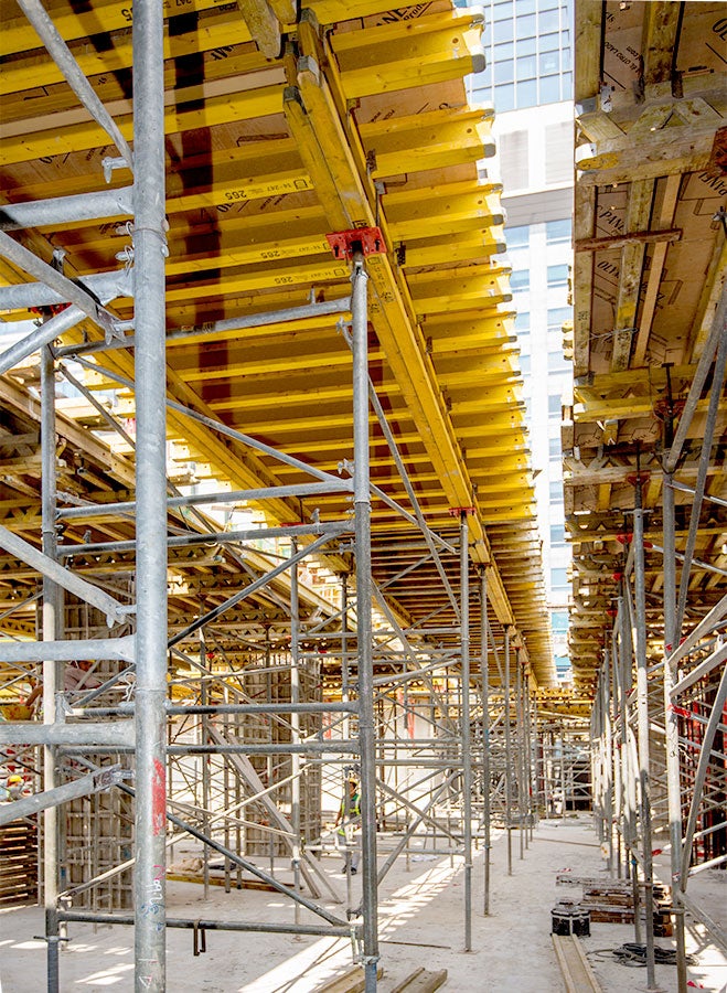 Module Tableforms serve as transportable units and leave space for walking ways