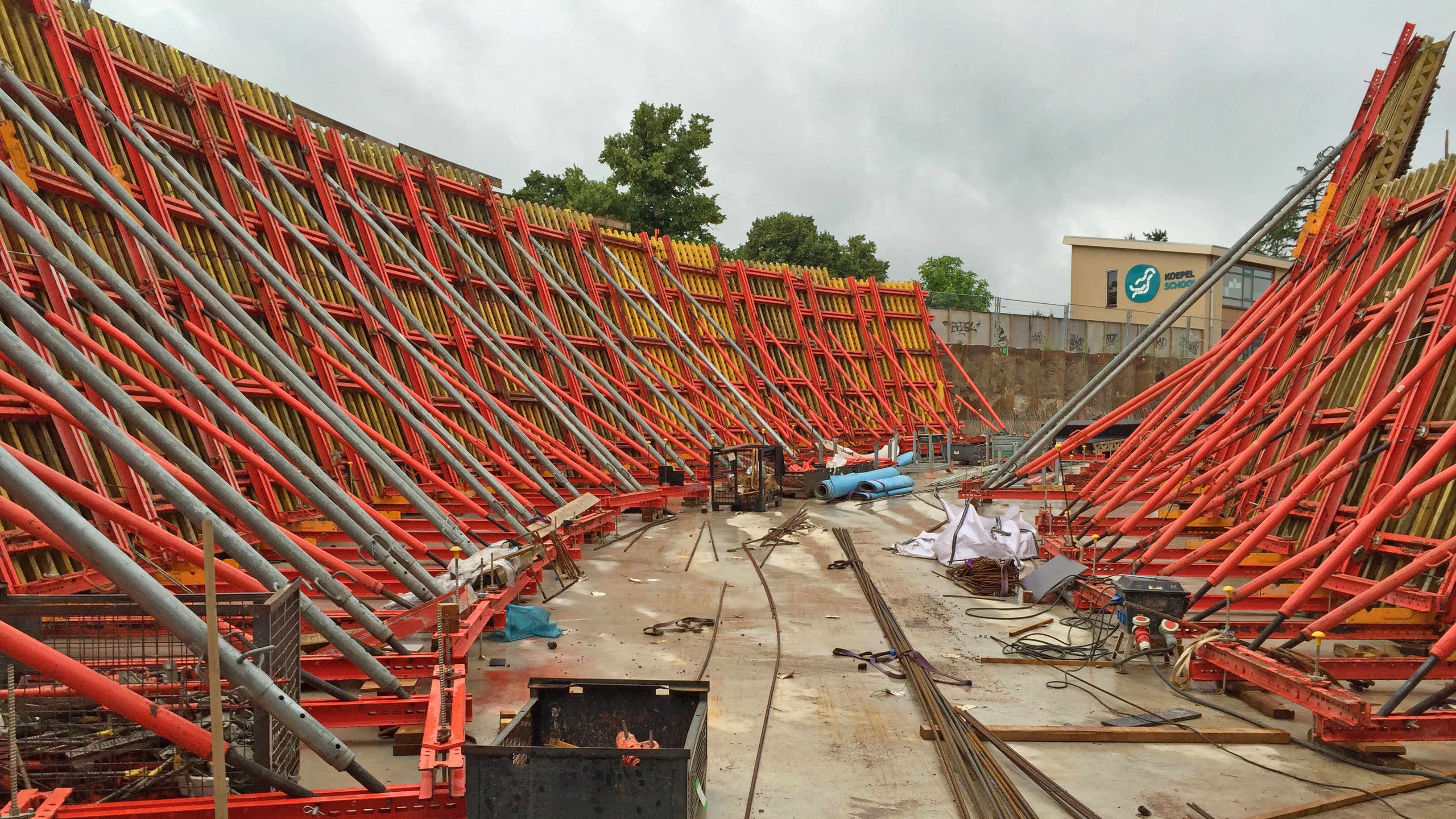 Dubbel gekromde wanden, uitgevoerd in VARIO GT24 wandbekisting