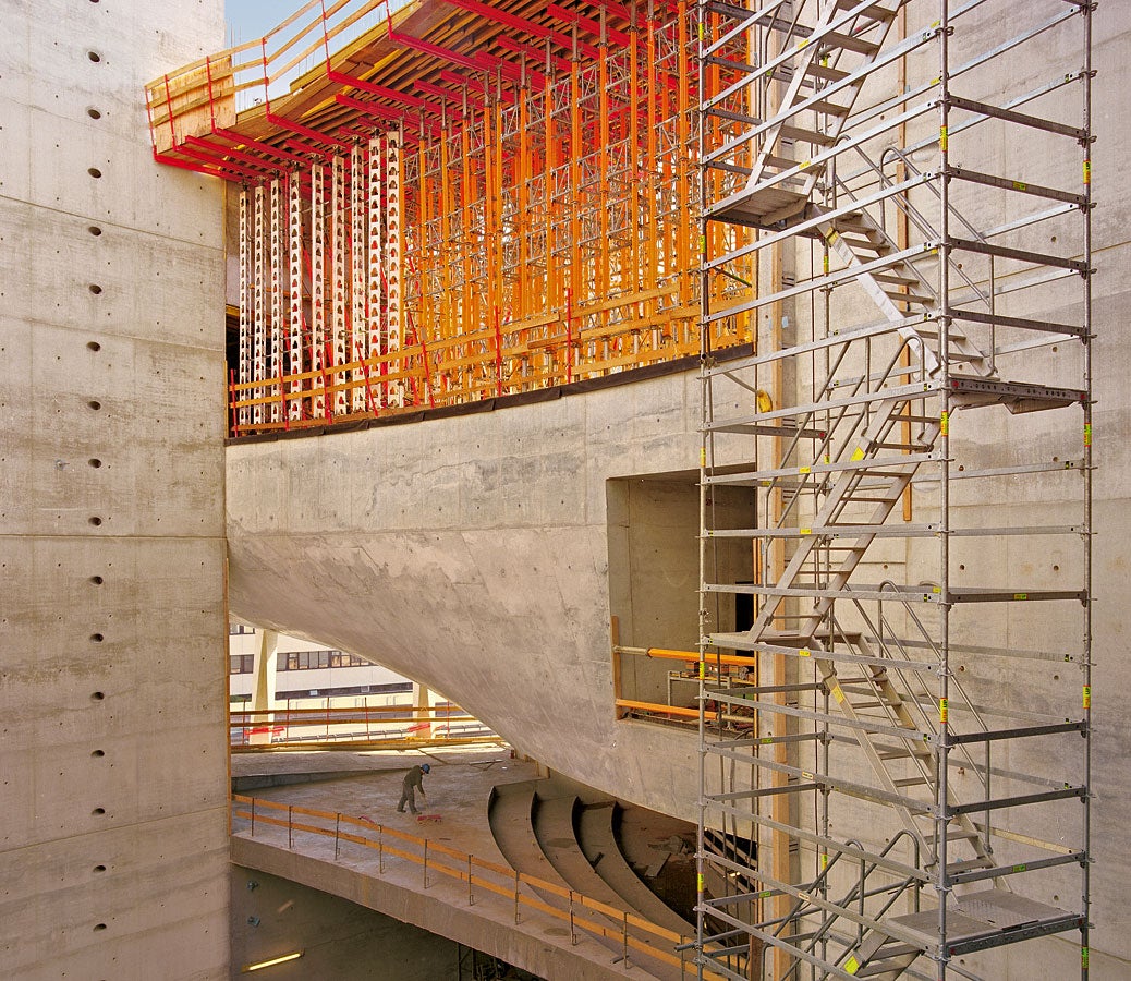 Apart from the extensive contribution made by the customized formwork construction, a wide range of series equipment was used.