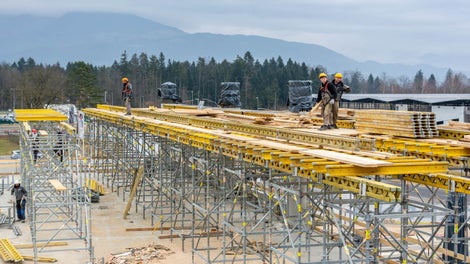 PERI UP Flex modularna skela kao nosiva donja konstrukcija za MULTIFLEX stropnu oplatu s nosačima.