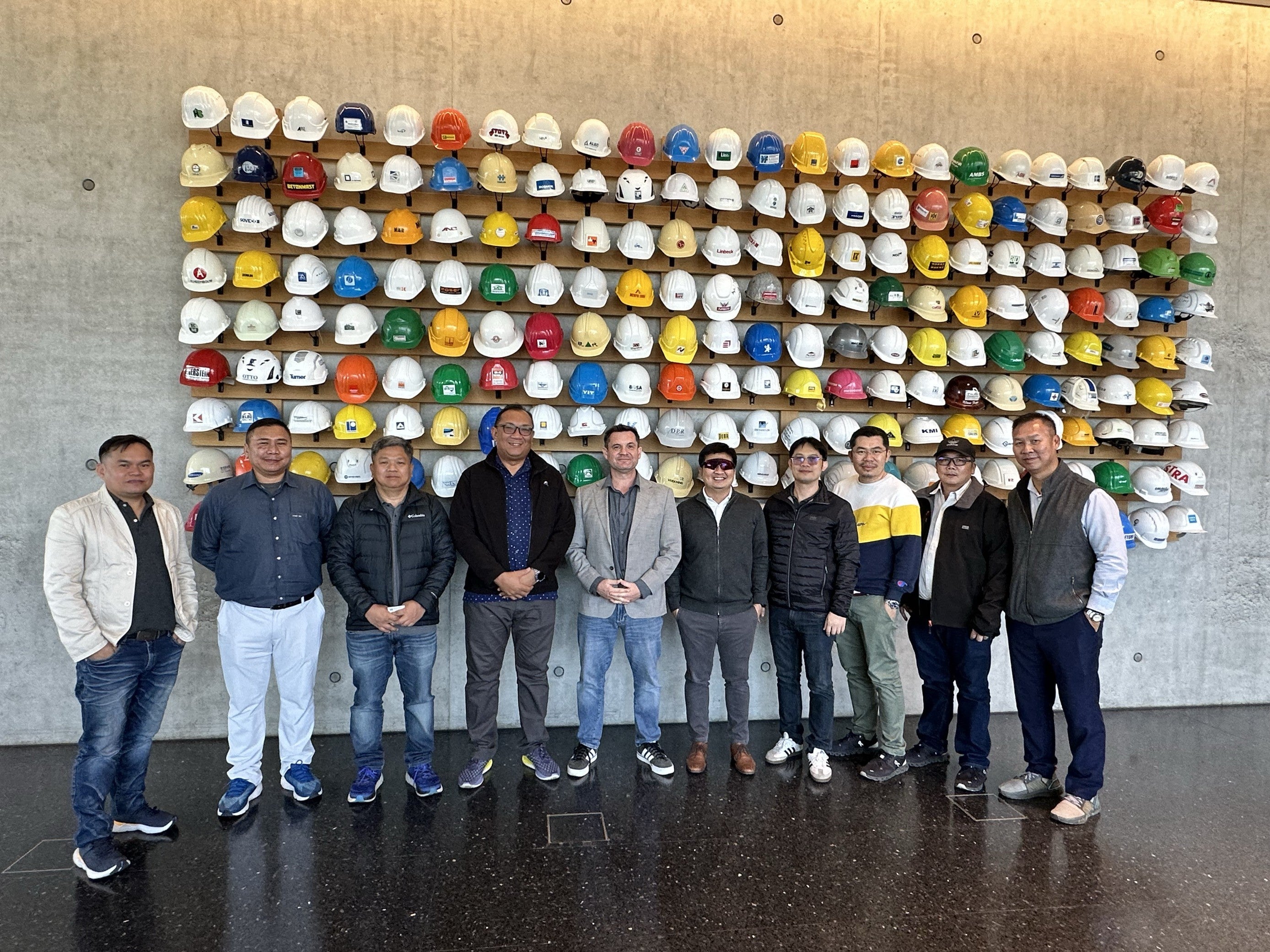 PERI Thailand team and Thai entrepreneurs at PERI headquarter