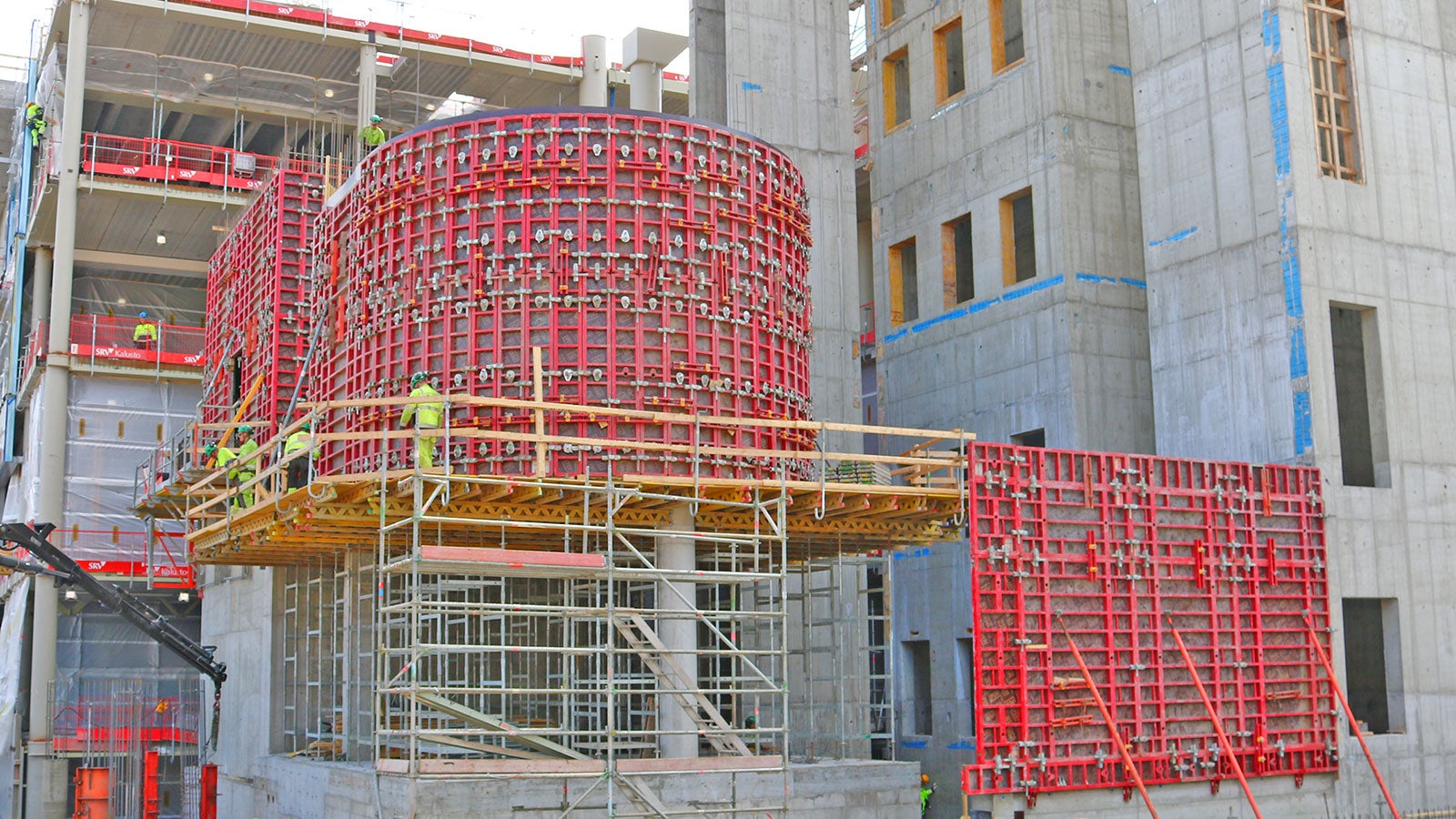 Vapaapudotussimulaattori FÖÖNI valmistuu REDI:n elämyskeskukseen MAXIMO-järjestelmällä.