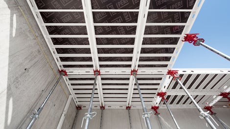 You can support the panels with both the support head and the lowering head at any position. The smart design of the heads and panels makes the system highly flexible, simple and timesaving. The support and lowering heads with specially shaped teeth make it very easy to insert and secure the panels.<br/>