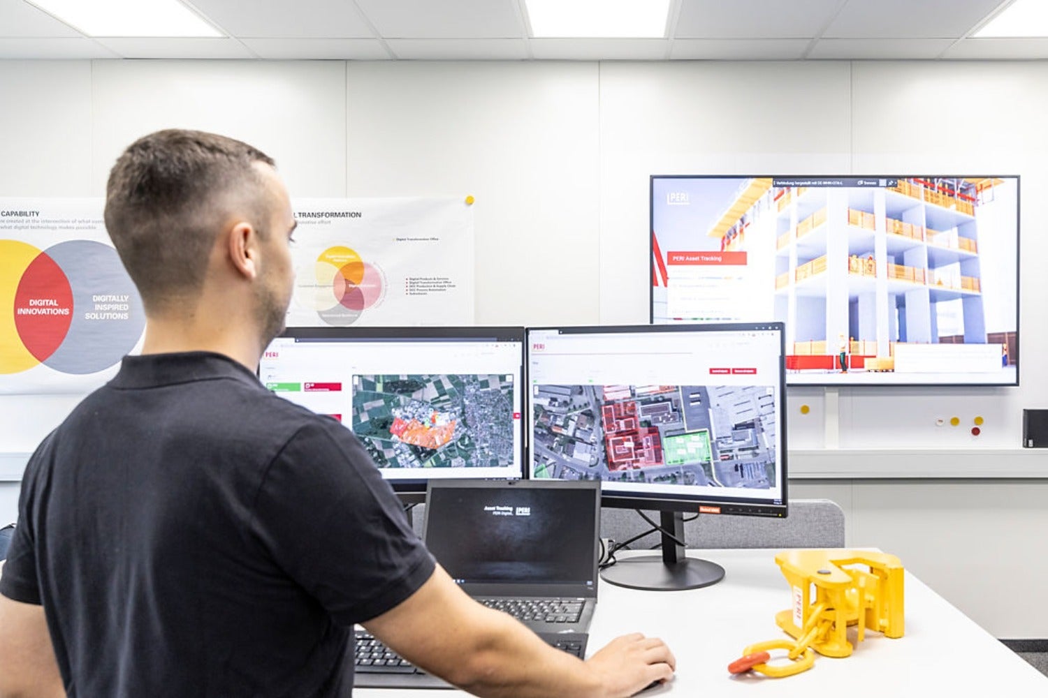 PERI engineers often plan and calculate technically and cost-effectively optimized formwork and scaffolding solutions already during the contract award phase. The detailed and clear PERI plans as well as precise parts lists simplify calculations and work preparation. In addition, they increase the cost certainty for the implementation. The technical processing also includes project-related static calculations and, if required, as verifiable statics.