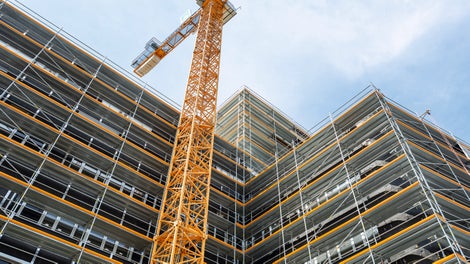 De nouveaux composants ont été créés pour le système modulaire PERI UP - comprenant l&#039;échafaudage de façade PERI UP Easy, et l&#039;échafaudage modulaire PERI UP Flex. Chez PERI, la devise : « la plus grande gamme possible d’applications avec le plus petit nombre possible de composants » s’applique aussi aux échafaudages. 