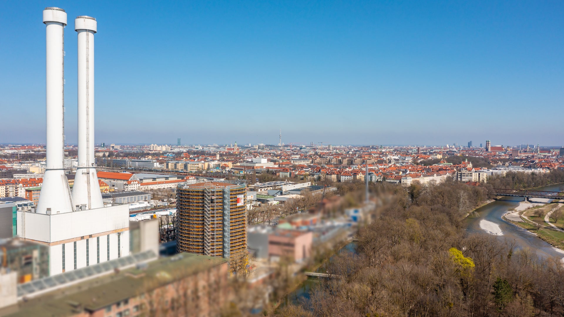 PERI UP bot sichere Arbeitsebenen für alle auszuführenden Tätigkeiten.