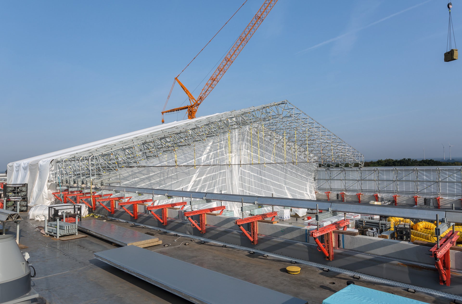 Sicherer Schutz vor Witterungseinflüssen erhöht die Effizienz und die Ergebnisqualität der Baustelle.<br/>