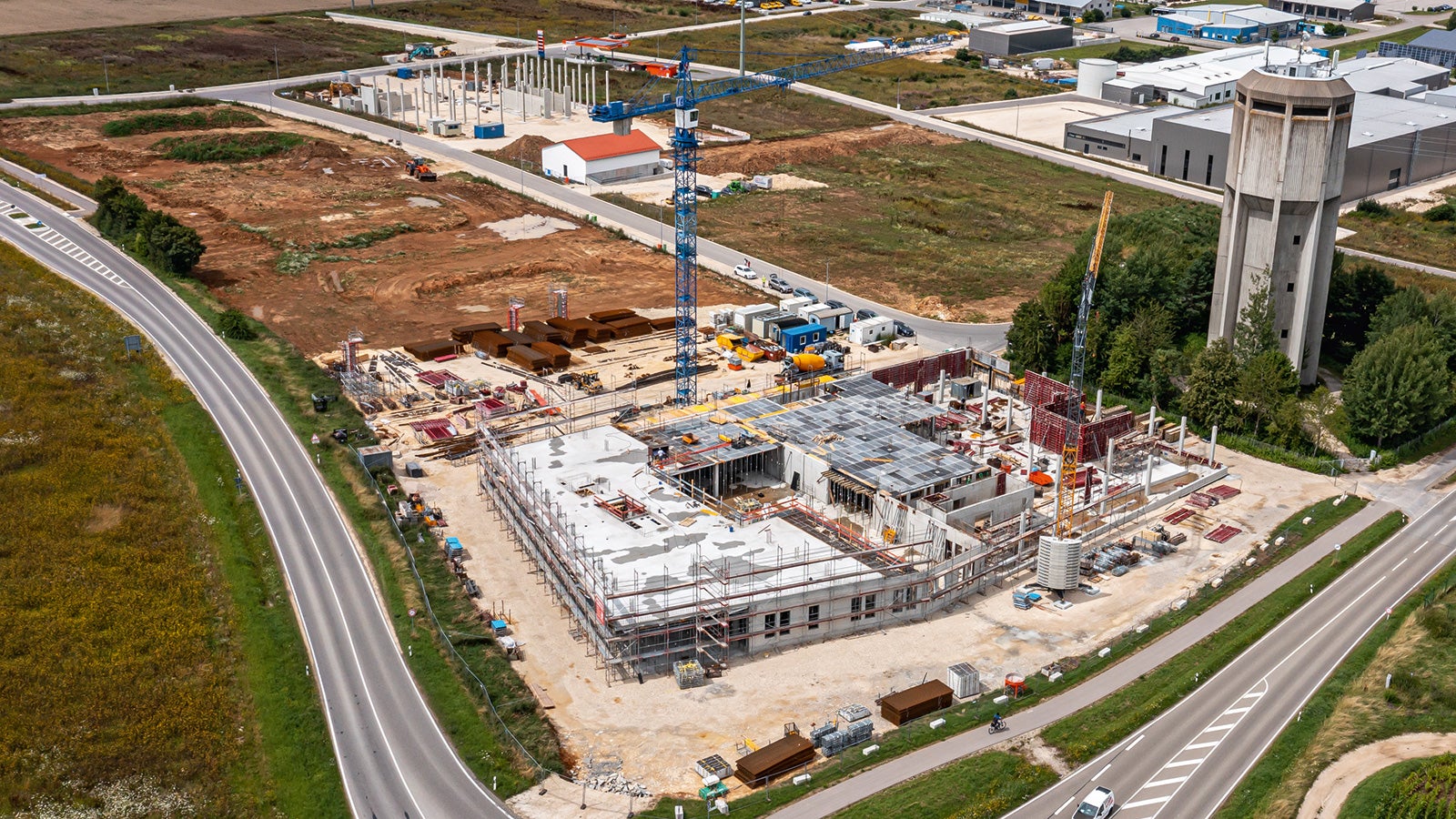 Die Eichstätter Firmengruppe Martin Meier ist seit über 120 Jahren im Baugeschäft tätig und errichtet eine neue Firmenzentrale mit Schalungslösungen von PERI.