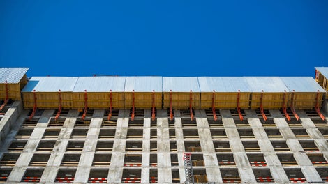 Панели RCS-G, крепятся в перекрытие на напольных башмаках, благодаря сплошному ограждению из профлиста.