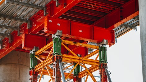 VST Shoring Towers can also support the VPS Soffit System during bridge cap pours.