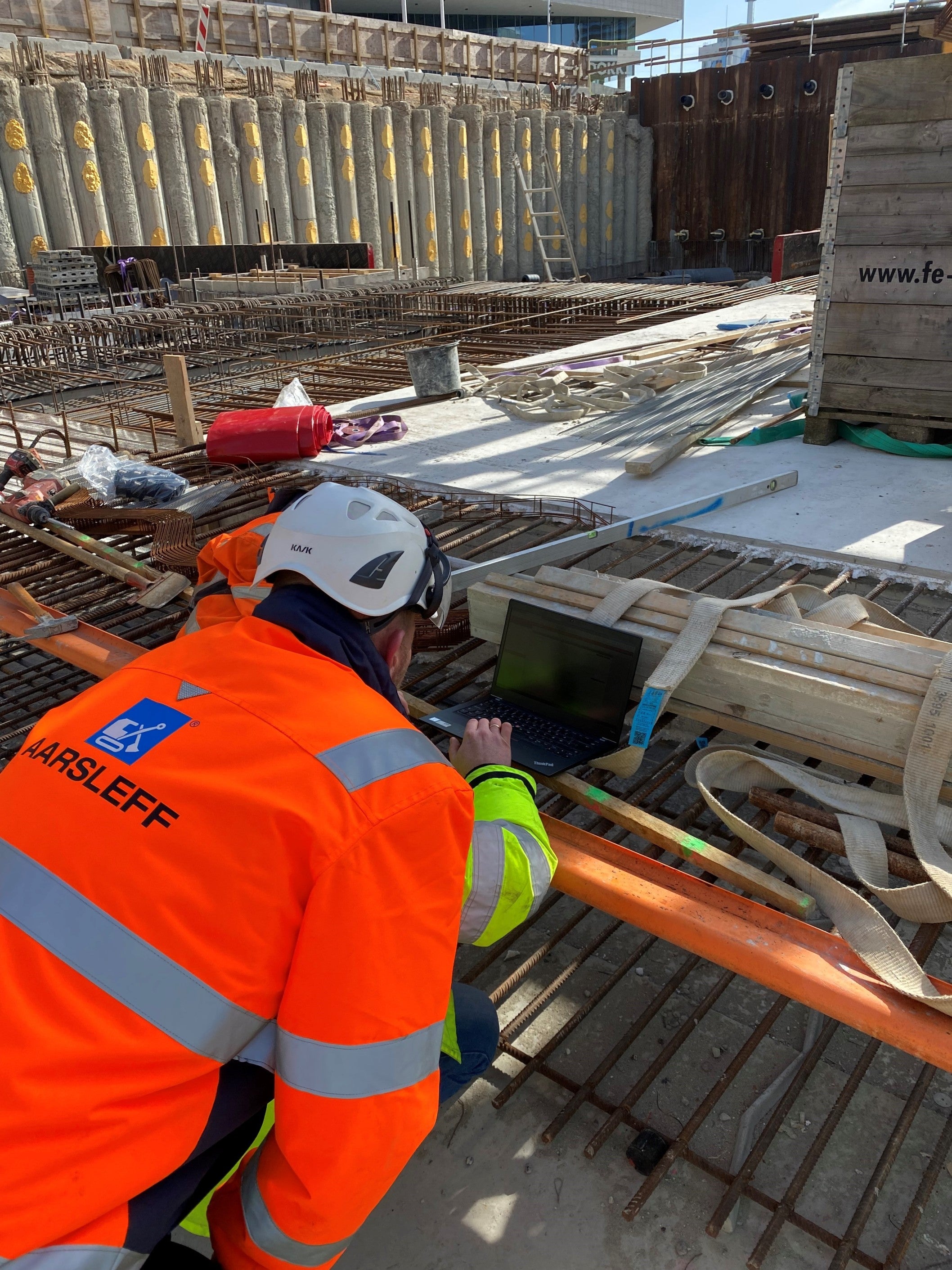 PREMOs præcise målinger gjorde, at man kunne støbe de knap 6,5 meter høje vægge på omtrent den halve tid og krævede kun én udførende frem for to.