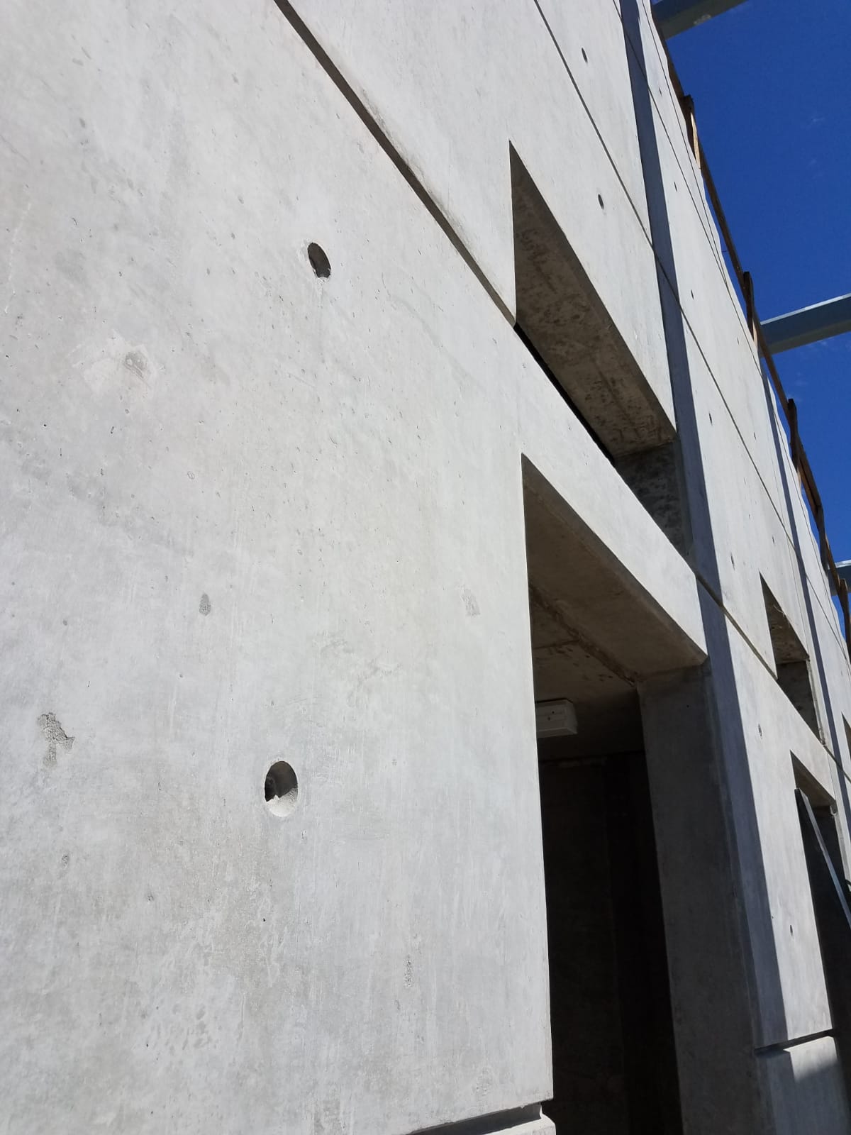 The neat joint and tie pattern allows for a visually appealing architectural finish