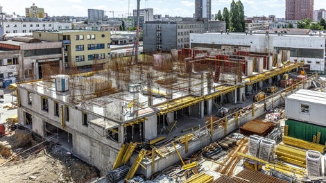 Bytový dom AHOJ pozostáva z troch bytových domov s pôdorysom 7,50 m x 8,00 m. 