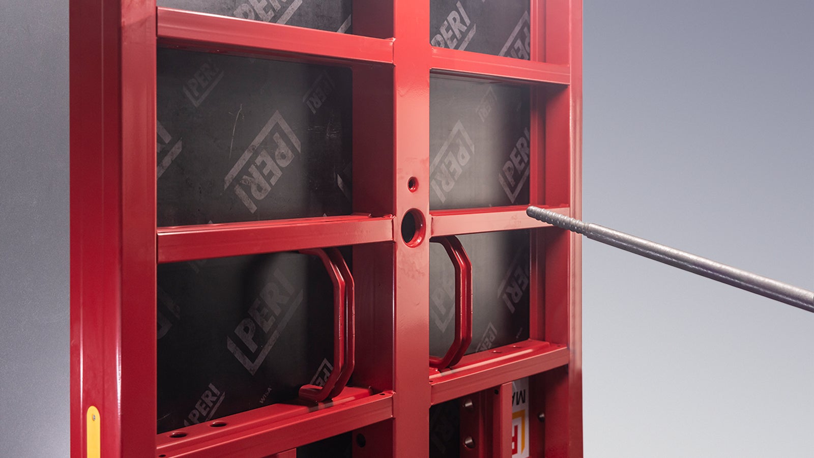 The new MAXIMO panels include integrated RFID tags as standard for quick and easy access to all important product information.