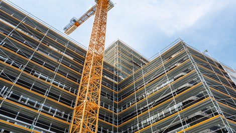 Als Bestandteil des PERI UP Gerüstbaukastens macht der Easy Stiel Einrüstungen durch seine speziellen Vorteile besonders flexibel, sicher und wirtschaftlich.