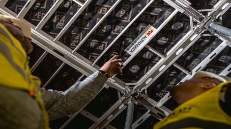 Благодарение на възможността за ранно преместване и използването на големи алуминиеви платна без необходимост от кран